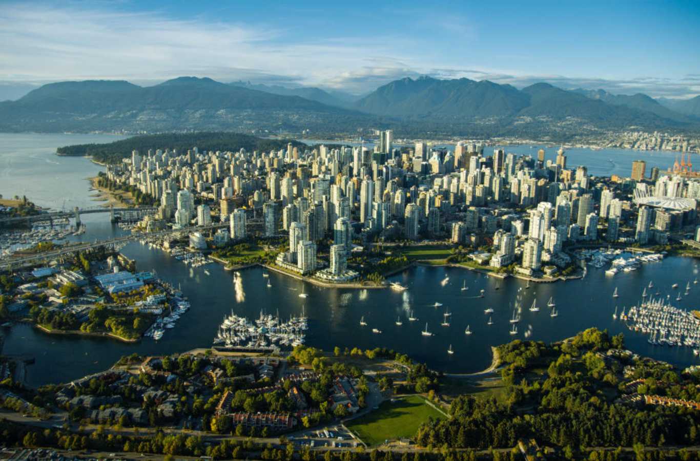 Stunning skyline of Vancouver, where Continental Realty & Management delivers expert property management services.
